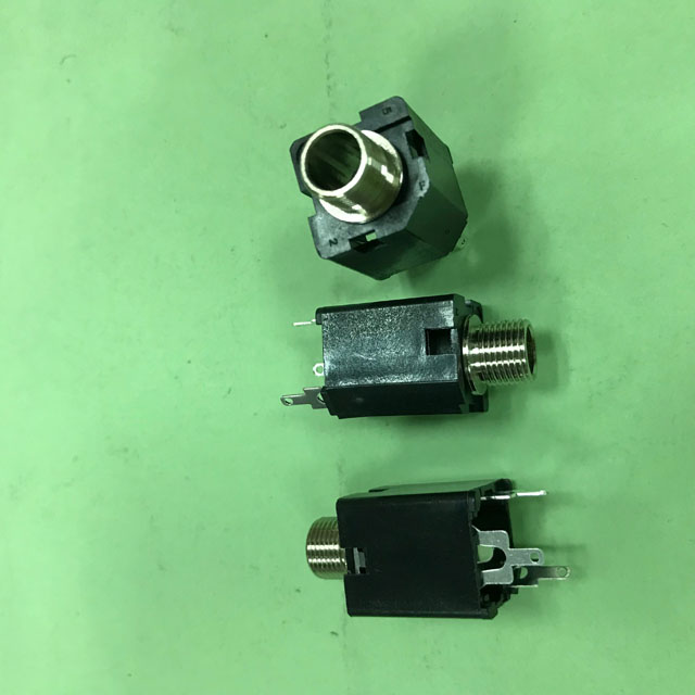 φ6.3MM PHONE JACK3RT 附平華司無螺帽